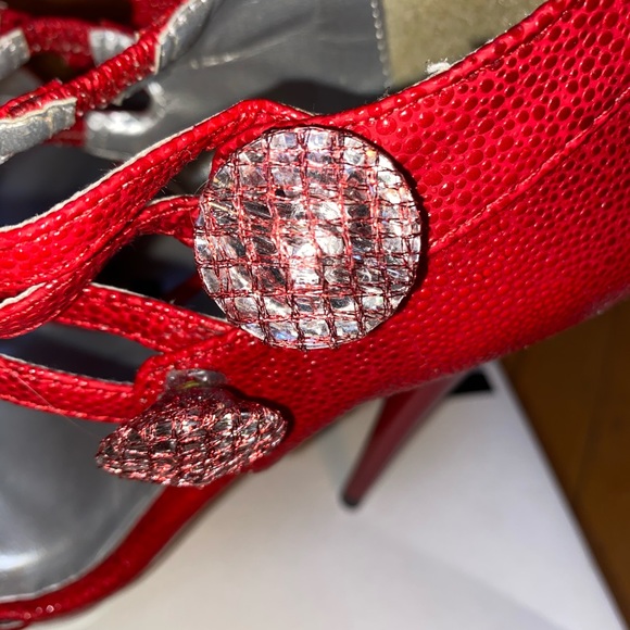 gorgeous red stilettos - Picture 4 of 8